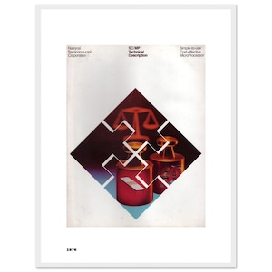 Puede incluir: Un documento técnico de 1976 de la National Semiconductor Corporation con una cubierta blanca y un gráfico central en forma de diamante. El gráfico muestra pesas cilíndricas rojas, un icono de balanza y el texto SC/MP.