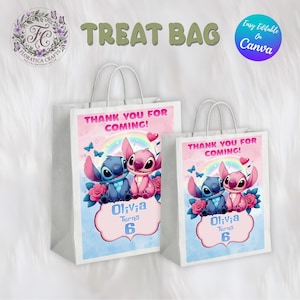 K&ouml;nnte beinhalten: Zwei wei&szlig;e Papiert&uuml;ten mit Griffen. Jede Tasche hat ein Design mit dem Text "THANK YOU FOR COMING!" und einem Cartoon-Bild von Stitch und Angel. Die Taschen sind mit einem Regenbogen, Schmetterlingen und Rosen verziert. Der Text "Olivia Turns 6" ist ebenfalls enthalten.
