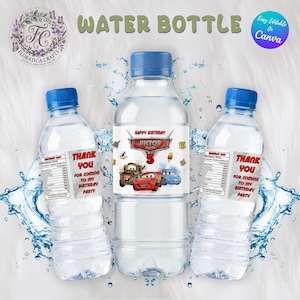 Puede incluir: Tres botellas de agua de pl&aacute;stico transparente con tapas azules. La botella central tiene una etiqueta que dice "Happy Birthday Victor" con un dise&ntilde;o de coche de dibujos animados. Las otras dos botellas tienen etiquetas que dicen "Gracias por venir a mi fiesta de cumplea&ntilde;os."