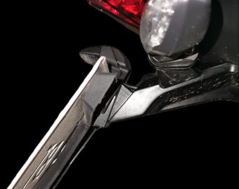 Separador homologado de 30 grados para Triumph Street Triple y Daytona | Soporte corto para matrícula A9708391 + tornillos de acero inoxidable