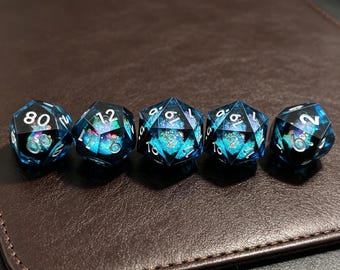 Set di dadi poliedrici Liquid Core Galaxy Sharp Edge in resina per Dungeons & Dragons, realizzati a mano.