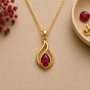 Collar con colgante de rubí en forma de lágrima hecho a mano, plata vermeil, joyería minimalista moderna, regalo para ella.