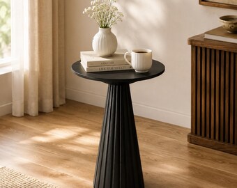 Round Pedestal End Table – Modern Fluted Wood Accent Furniture