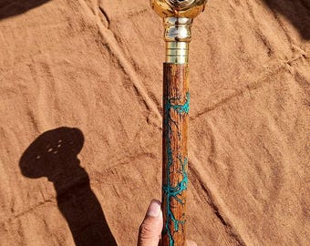 Bastón de madera artesanal personalizado con empuñadura de casco de buceo de latón, bastón de paseo de estilo vintage.