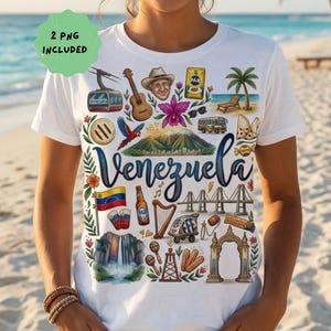 Puede incluir: Camiseta blanca con un diseño colorido que muestra la palabra "Venezuela" en cursiva. El diseño incluye ilustraciones de un teleférico, una guitarra, un loro, una cascada y otros símbolos culturales y lugares emblemáticos de Venezuela. La camiseta también tiene el texto "2 PNG INCLUIDOS".