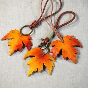 Handmade Leather Autumn Leaf Keychain, Double Sided Carved Veg Tan Leather Sycamore Leaf Charm, Fall Bag Pendant, Nature Lover Gift for Her