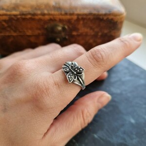 Butterfly Ring, Silver Leaf and Butterfly Ring, Spring Stackable Jewelry, Adjustable Dainty Nature Ring, Gift for Her - R77