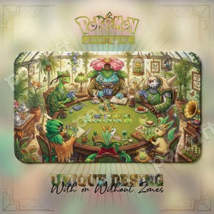 Pode incluir: Tapete de jogo retangular com uma ilustração detalhada de personagens Pokémon jogando cartas em uma mesa verde. O tapete tem um cenário de estufa com o texto "Pokémon Trading Card Game" na parte superior e "UNIQUE DESIGN With or Without Zones" na parte inferior.