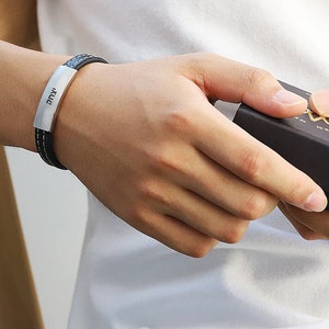 Pulseira de couro trançado com fivela personalizada, letras hebraicas personalizadas para homens ou meninos