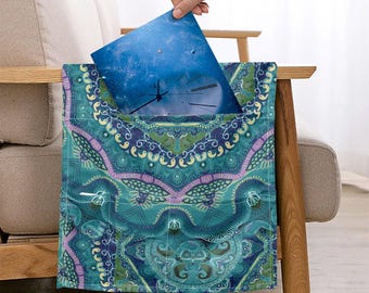Artistic Sofa Armrest Organizer: Polyester Couch Caddy