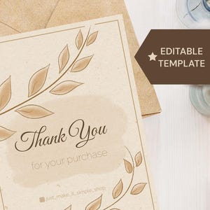 Può includere: Un biglietto di ringraziamento rettangolare con sfondo beige, caratterizzato da illustrazioni di foglie marroni, il testo "Thank You for your purchase" e "just_make_it_simple_shop", abbinato a una busta marrone e un'etichetta per modello modificabile.