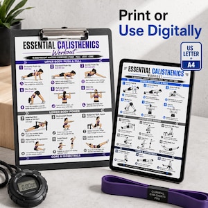 K&ouml;nnte beinhalten: Ein schwarzes Klemmbrett und ein Tablet zeigen eine Trainingsroutine mit dem Titel "Essential Calisthenics Workout". Die Routine umfasst &Uuml;bungen f&uuml;r den Oberk&ouml;rper, den Unterk&ouml;rper und den Rumpf. Eine Stoppuhr und ein lila Widerstandsband sind ebenfalls sichtbar.