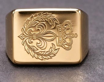 Royal Cipher Signet Ring 18K Gold Windsor