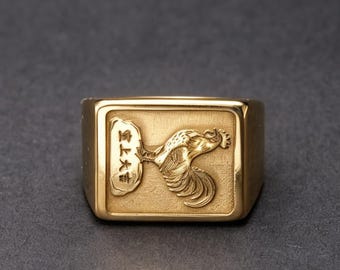 Pierścień z błogosławionym kogutem ze złota 14K na parapetówkę w roku zodiaku