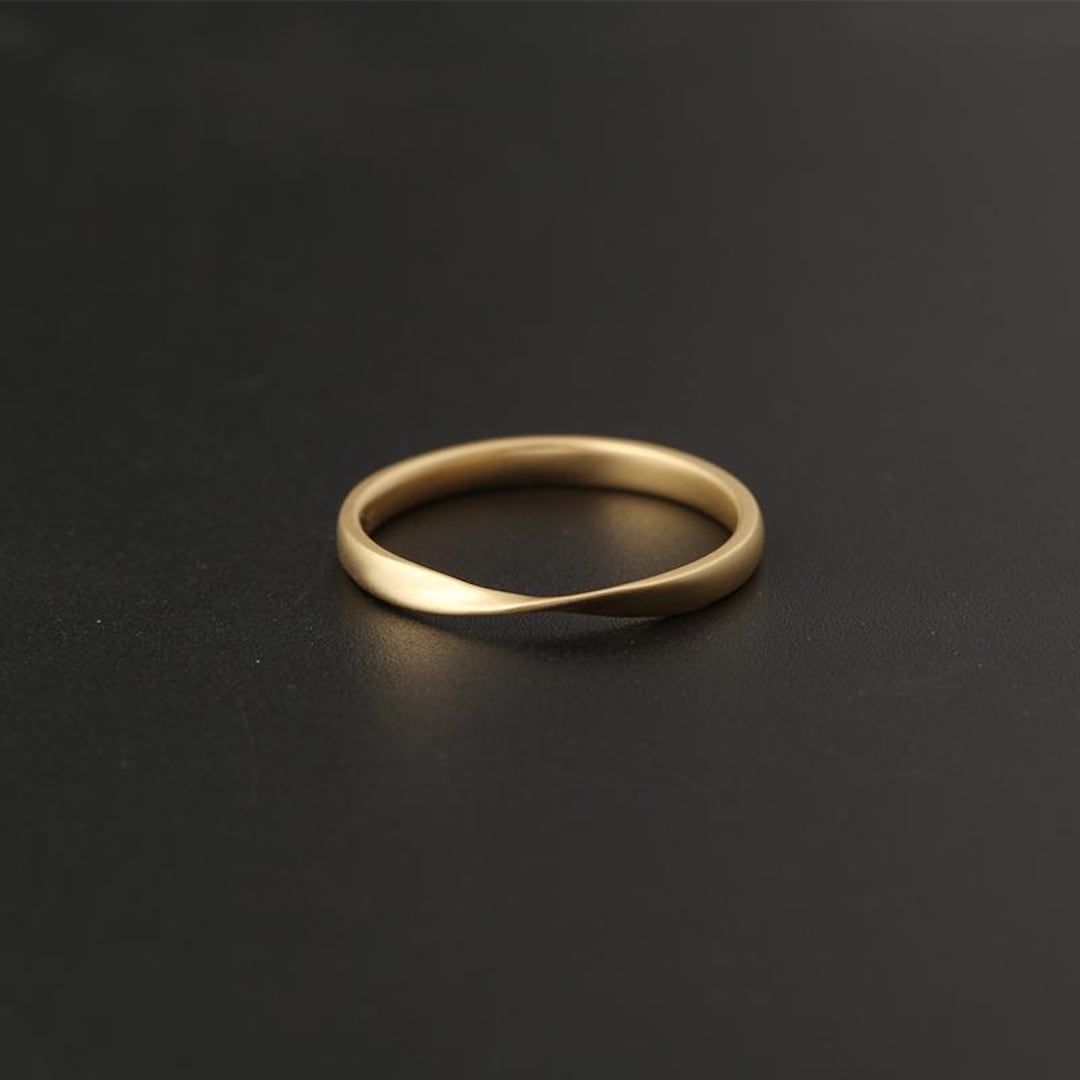 18K Gold Möbius Ring Endless Loop Couple Vow Token - Etsy