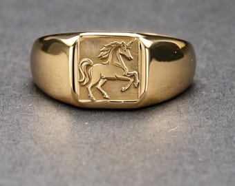 Unicorn 18K Gold Ring Scottish National Animal