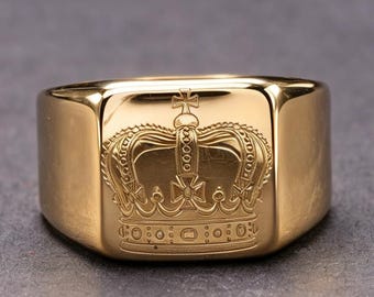 St Edward's Crown 18K Gold Ring - Love Over Throne