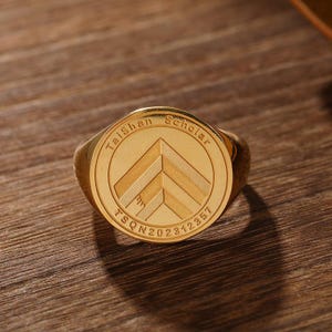 Anillo de sello de oro de 14 quilates personalizado para los eruditos de Mount Tai con diseño clásico de flecha.