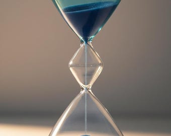 Dreischichtig Diamant Glas Sanduhr Zweifarbige Sanduhr Kreative Kunst Dekor Geburtstagsgeschenk Kinder Geschenk Schreibtisch Akzent