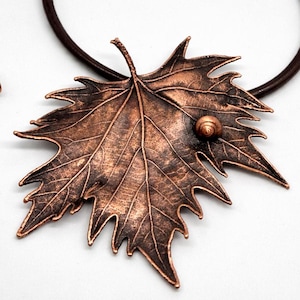 Colar com folha de bordo verdadeira, cobre eletroformado, joia botânica