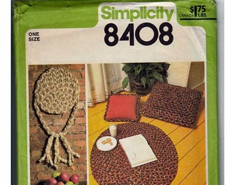 Braided Rug and accessories for home decor / Original Simplicity Crafts Uncut Sewing Pattern 8408