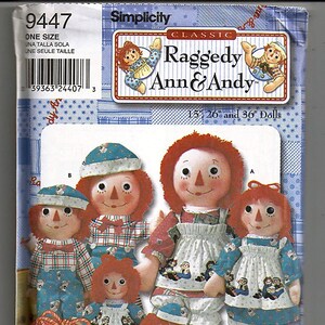 Raggedy Ann & Andy in Three Sizes / Original Simplicity Crafts Uncut Sewing Pattern 9447 image 1