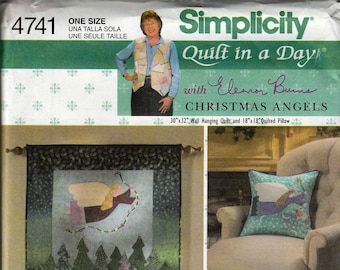 Quilt in a Day Wallhanging and Pillow / Original Simplicity Uncut Sewing Pattern 4741