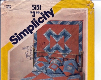 String Quilting bed accessories  / Original Simplicity Crafts Uncut Sewing Pattern 5131