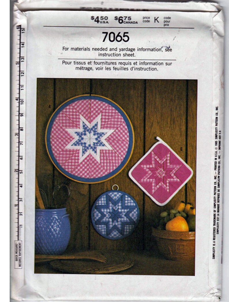 Pillows, Wall Hangings, Potholder / Original Easy Simplicity Crafts ...