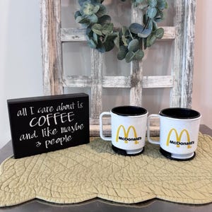 Tazze da viaggio vintage McDonald's (2) con coperchio e base