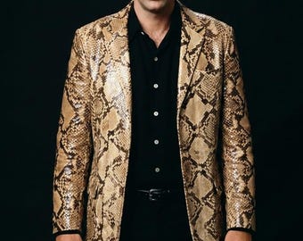 Giacca in ecopelle con stampa pitone dorata, cappotto cosplay Wild At Heart