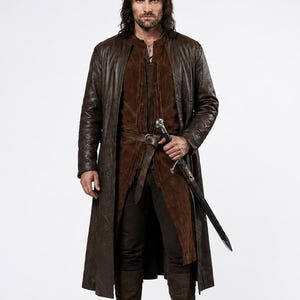 Disfraz de cosplay inspirado en Aragorn: abrigo de cuero y chaleco de gamuza de Strider.