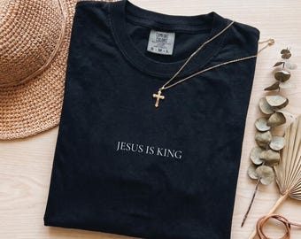 Minimalist Graphic T-Shirt | Soft Cotton, Subtle Logo Design