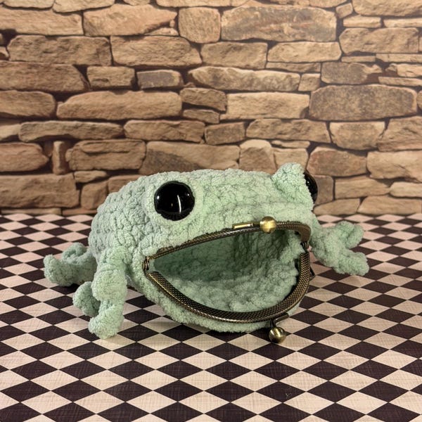 Frog Coin Purse Amigurumi | Soft Handmade Bag | Kiss Clasp| Gift for Frog Lovers