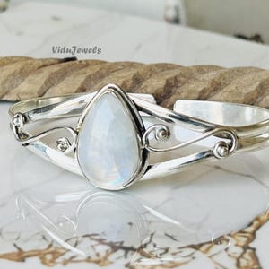 Månstensarmband, handgjort armband i 925 sterlingsilver, regnbågsfärgade månstenssmycken, bohemiskt statementarmband för kvinnor trendigt armband
