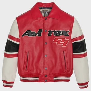 Op de afbeelding: Een rustiek houten bord met de tekst "Welcome to our home" in witte letters. Het bord heeft een verweerde afwerking en een eenvoudig, uitnodigend ontwerp, perfect voor een veranda of entree.