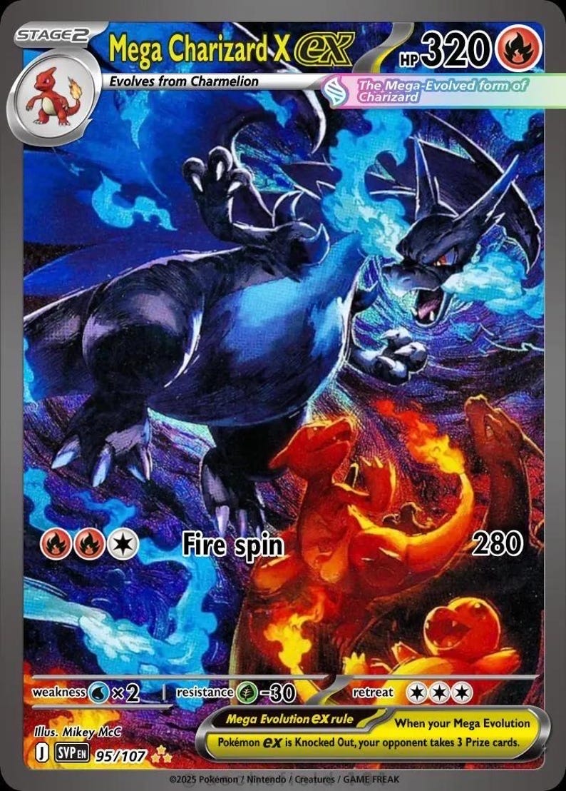 Puede incluir: Una carta coleccionable Mega Charizard X EX que muestra un gran drag&oacute;n negro con llamas azules, un Charizard naranja m&aacute;s peque&ntilde;o y un Charmander. La carta presenta el texto Mega Charizard X EX, HP 320, Fire spin 280, reglas y s&iacute;mbolos.