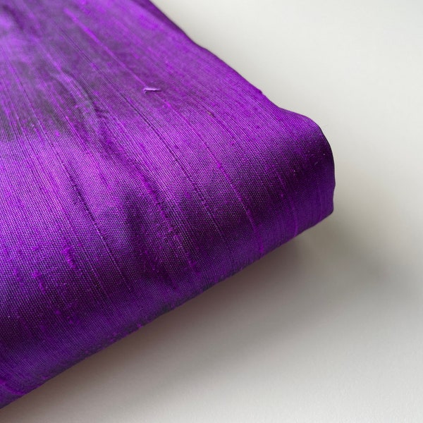 Tissu de soie shantung nuptial de mariage en soie brute de paix violet foncé numéro 997 - 1/4 yard | quartier gras