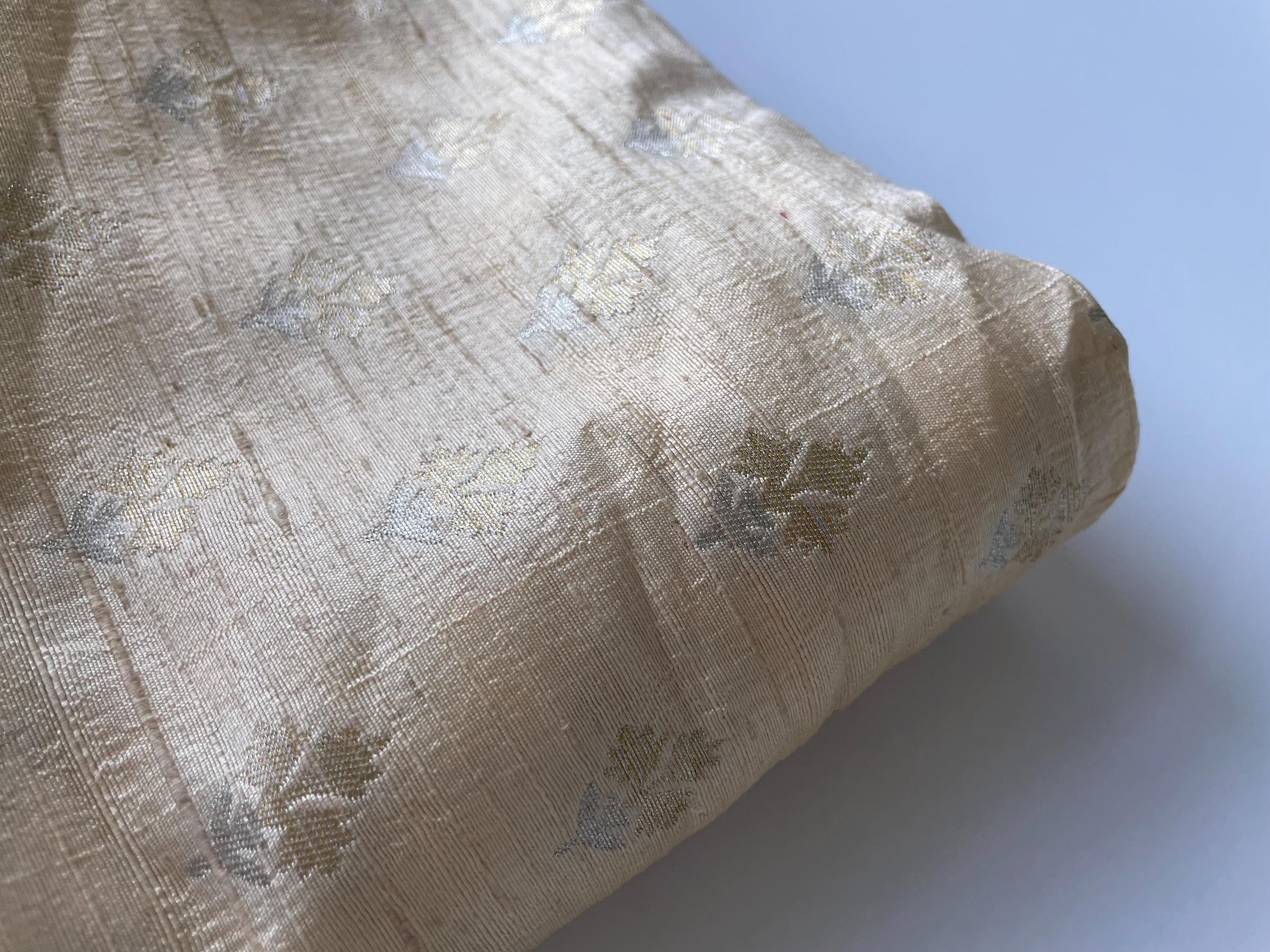 Gold beige silver flower raw silk brocade Indian fabric nr 1-222 - 1/4 yard