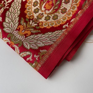 Red bouquet gold flowers kinkhab heavy Indian silk brocade fabric nr. 1-139 for 1/4 yard image 2