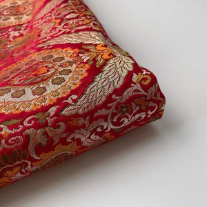 Red bouquet gold flowers kinkhab heavy Indian silk brocade fabric nr. 1-139 for 1/4 yard image 1