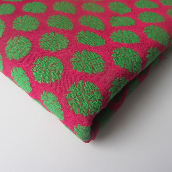 Tessuto jacquard di cotone verde fucsia nr. 362 residuo