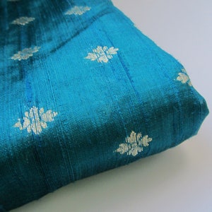 Petrol blue silver flower raw silk brocade Indian fabric nr 1-116 - 1/4 yard