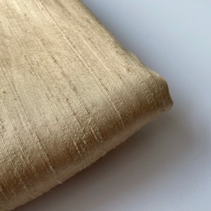 Tecido de seda crua Shantung bege dourado: Material para vestido de noiva nº 1-007 (1/4 jarda)