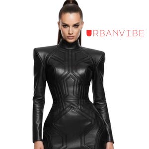 Abito aderente cyberpunk / Abito a collo alto con spalle strutturate / Moda techwear urbana / Abbigliamento da festa grintoso