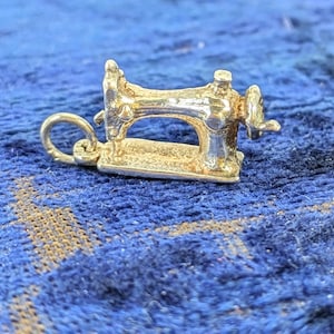 Sterling Silver Sewing Machine Charm; Classic Victorian Hand-wind Sewing Machine