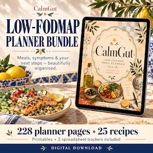 Op de afbeelding: Een digitaal Low-FODMAP Planner-pakket van CalmGut met 228 plannerpagina's en 25 recepten. De tablet toont een omslag voor een maaltijdplanner en symptoomtracker met illustraties van voedsel, olijfolie en een notitieblok. De tekst bevat 'Low-FODMAP Planner Bundle', 'Meals, symptoms & your next steps' en 'Digital Download'.