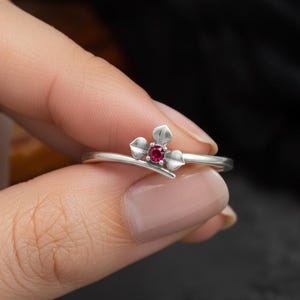 Ruby Flower Ring, 14K Gold Floral Ring, Dainty Promise Ring, Stacking Ring, Delicate Leaf Ring, July Birthstone Ring, Christmas Gift for Her