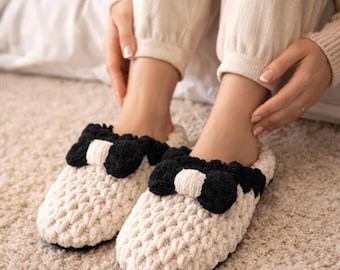 Handmade Crochet Flower Slippers, Chunky Knit Plush House Shoes, Cozy Soft Yarn Indoor Slippers