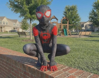 Costume da supereroe nero per bambini | Tuta intera rossa con stampa ragnatela per ragazzi, costume cosplay di Halloween con maschera e guanti